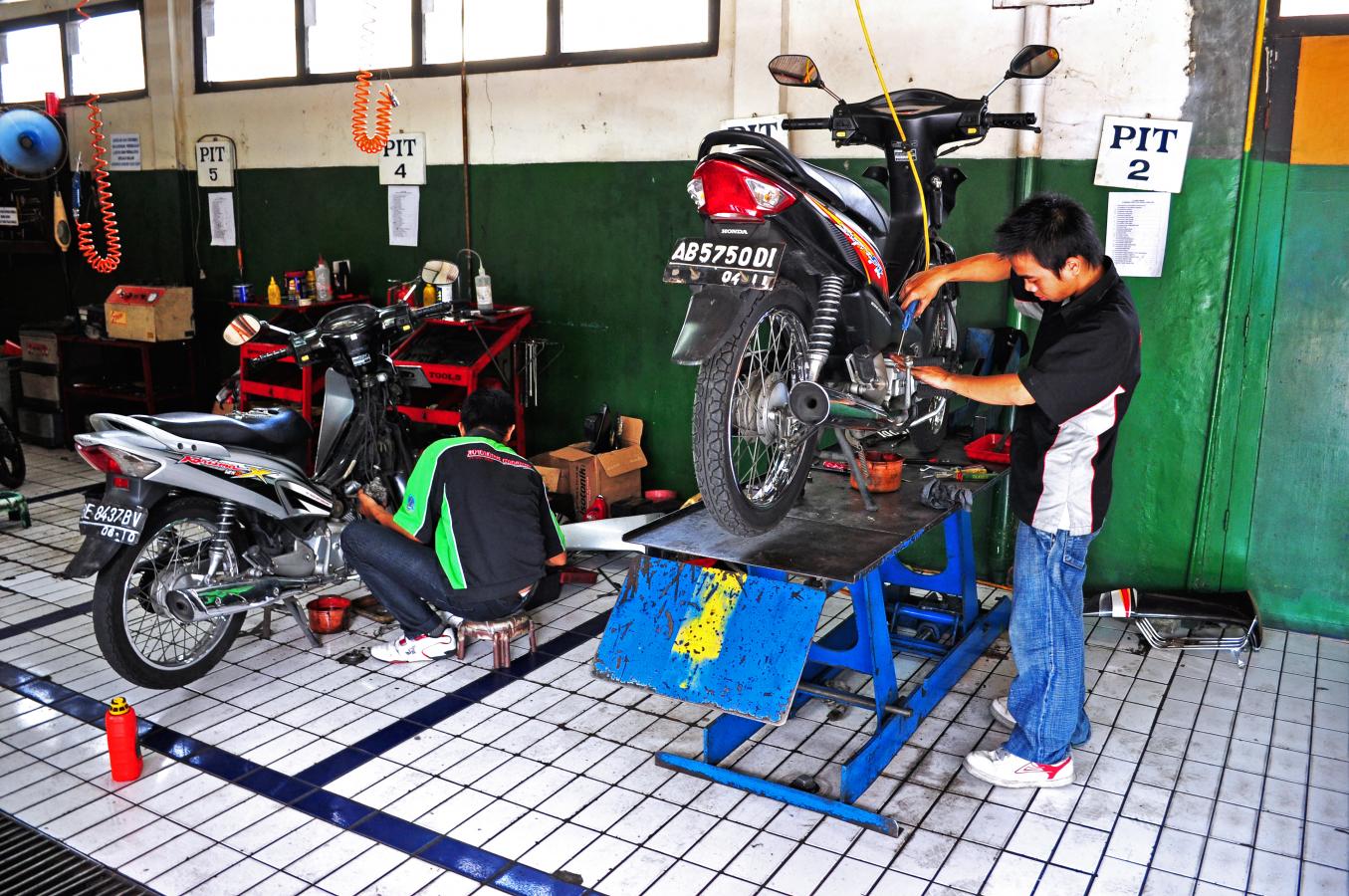 Han's Jaya: Solusi Injeksi Motor Cilacap yang Andal